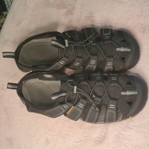 KEEN Mens Black Clearwater Lightweight Water Sandals 10M